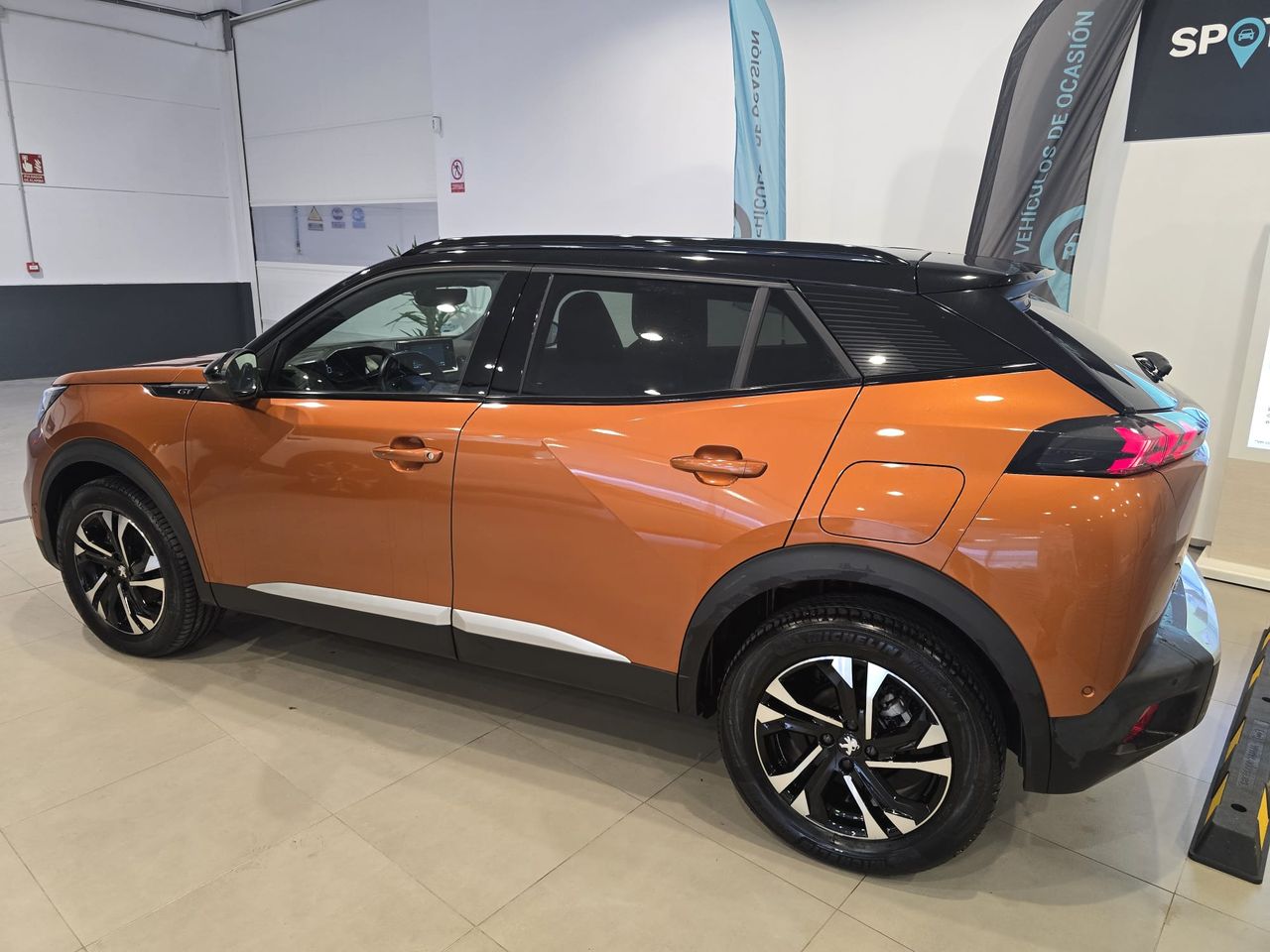 Peugeot 2008 GT PureTech 130 - Foto 8