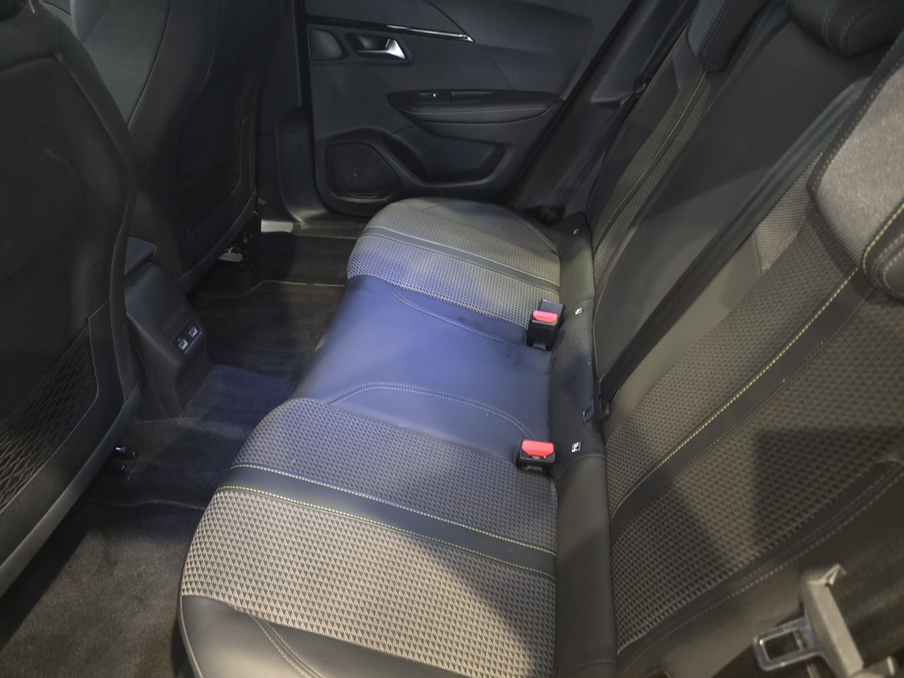 Peugeot 2008 GT PureTech 130 - Foto 11