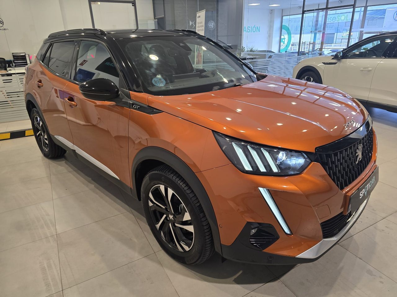 Peugeot 2008 GT PureTech 130 - Foto 5