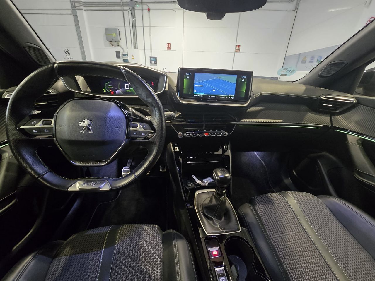 Peugeot 2008 GT PureTech 130 - Foto 10