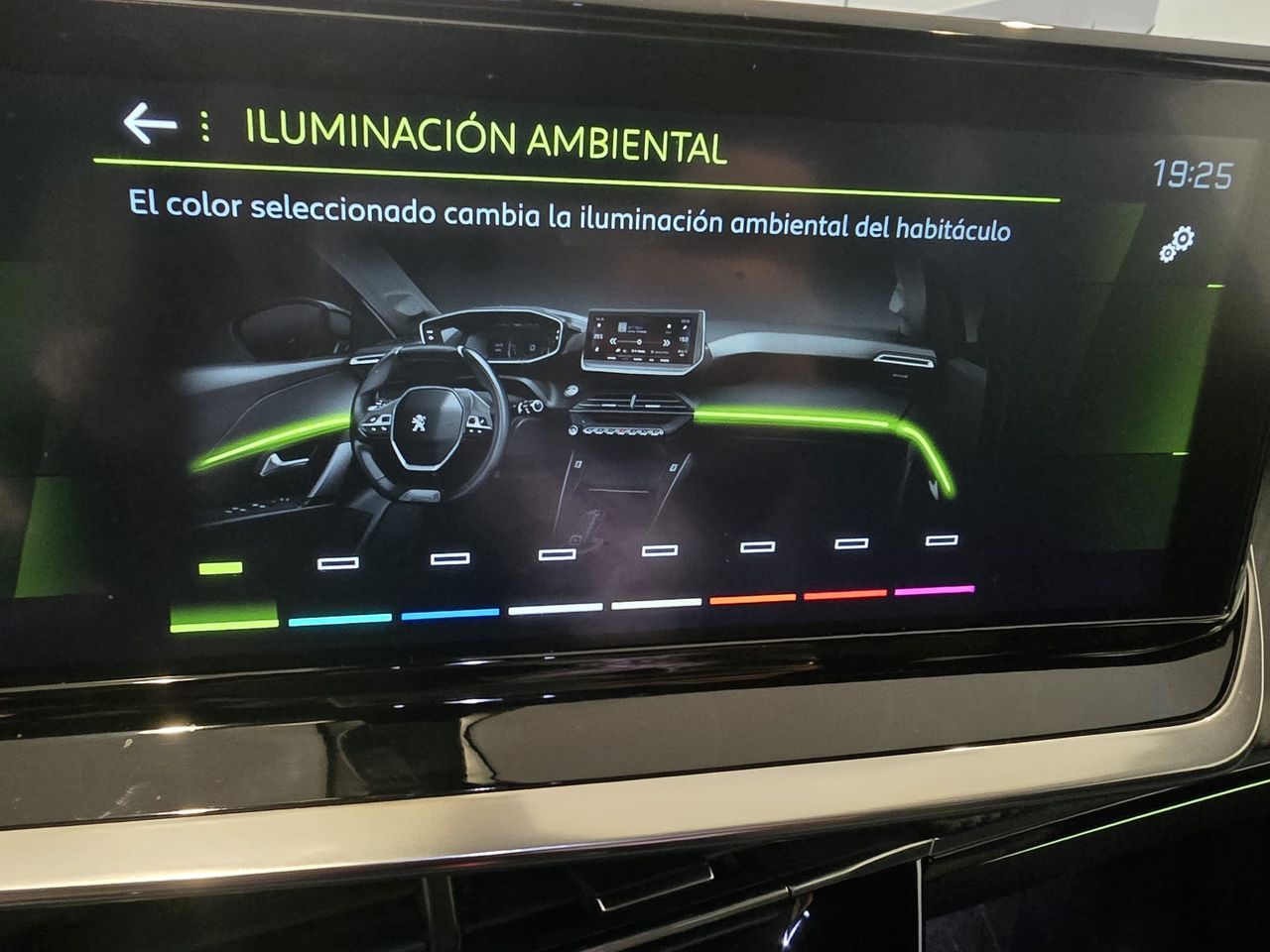 Peugeot 2008 GT PureTech 130 - Foto 17