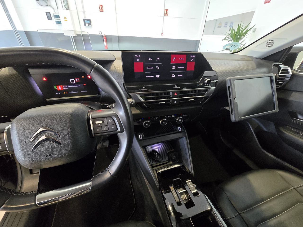 Citroën C4 BlueHDi 130 EAT8 Shine - Foto 14