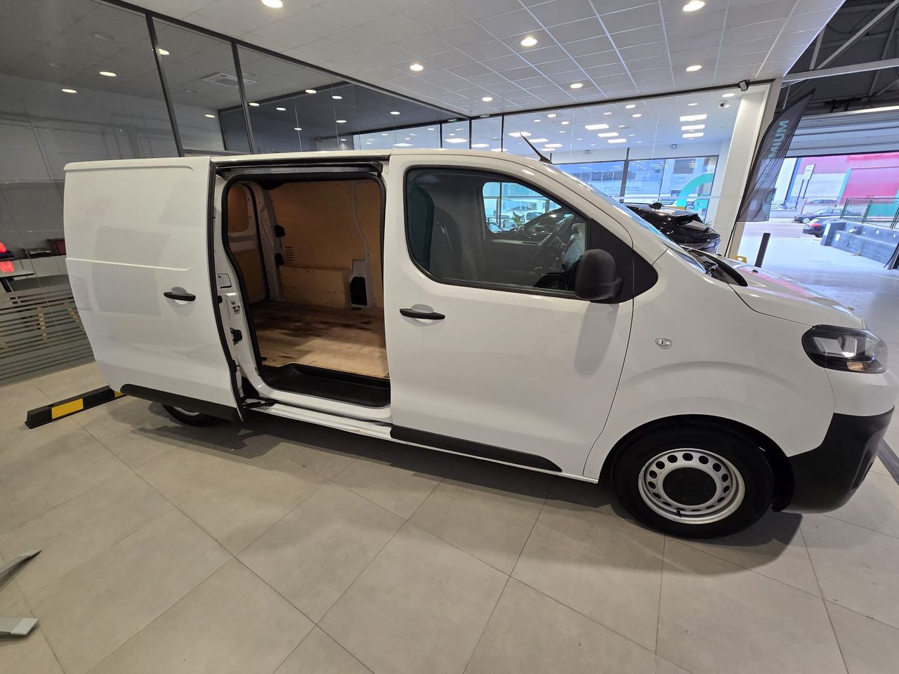 Citroën Jumpy Combi Talla M BlueHDi 120 S&S 6v Confort 5 plazas - Foto 7