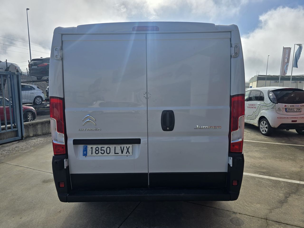 Citroën Jumper Jumper BlueHDi 140 S&S 6v Furgón 30L1H1 - Foto 4