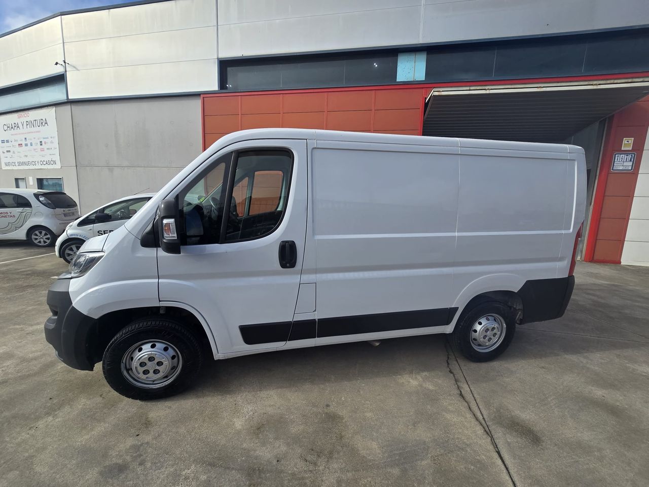 Citroën Jumper Jumper BlueHDi 140 S&S 6v Furgón 30L1H1 - Foto 6