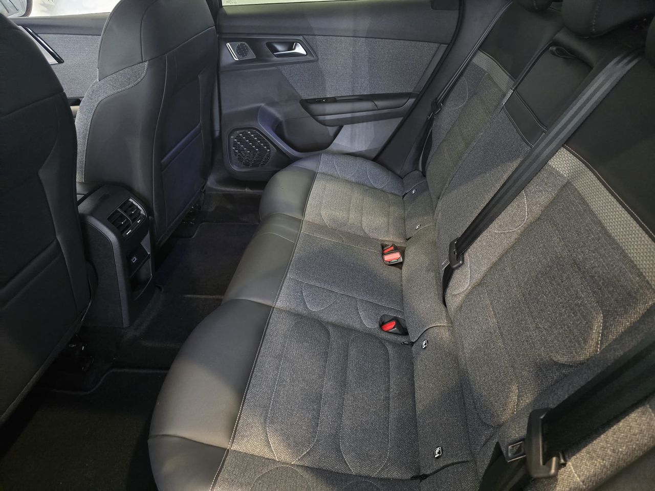 Citroën C5 X PureTech 130 EAT8 Feel Pack - Foto 12