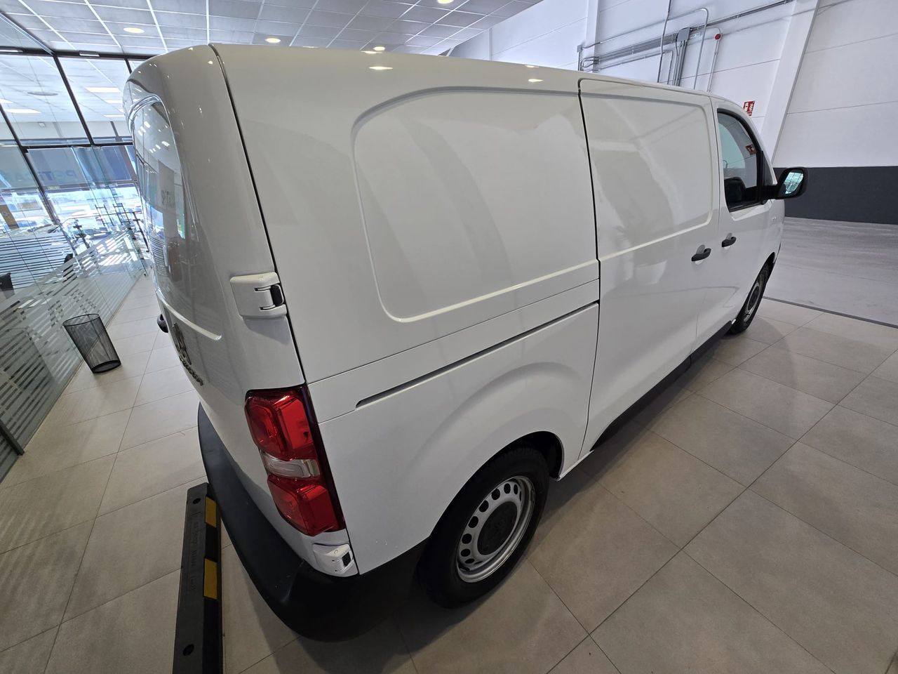 Peugeot Expert Furgon Pro 1.5 BlueHDi 120 Standard - Foto 5