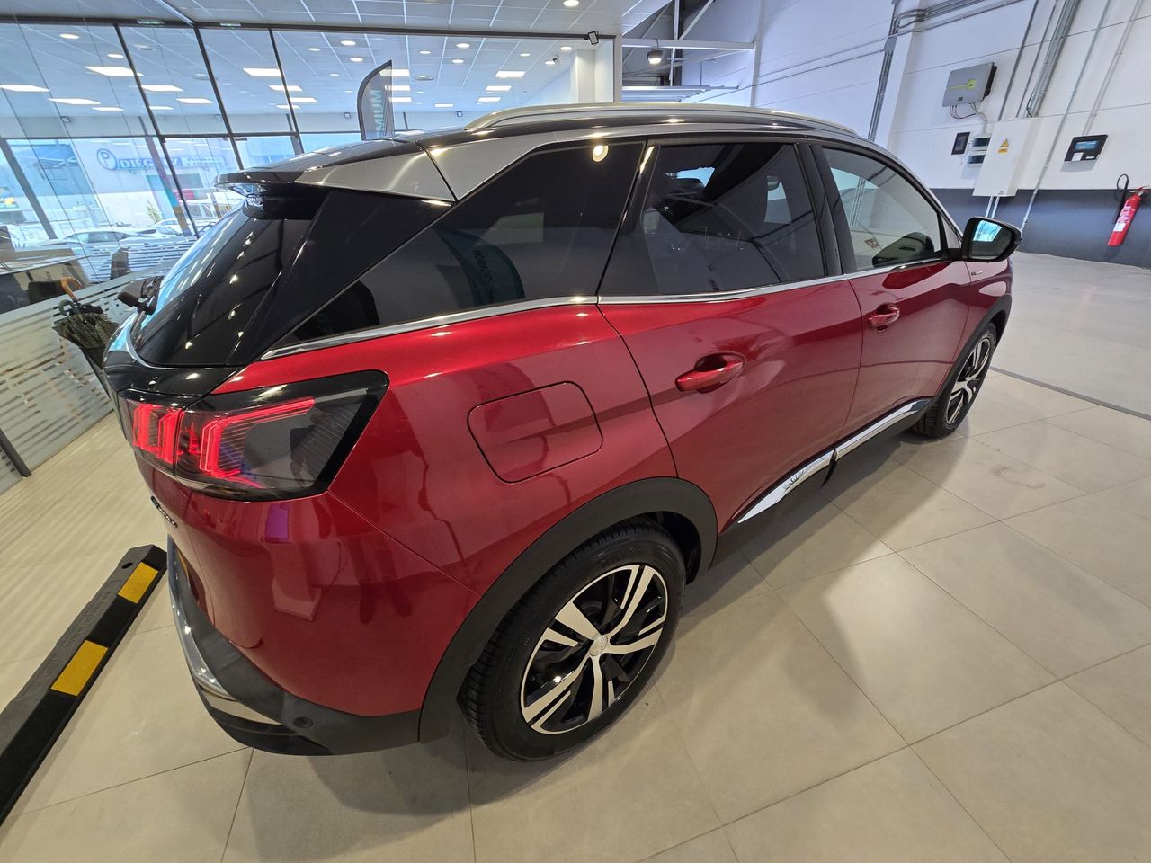 Peugeot 3008 GT Hybrid 300 e-EAT8 - Foto 9