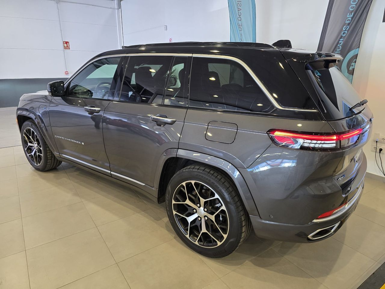 Jeep Grand Cherokee Grand Cherokee 4xe Summit Reserve - Foto 10