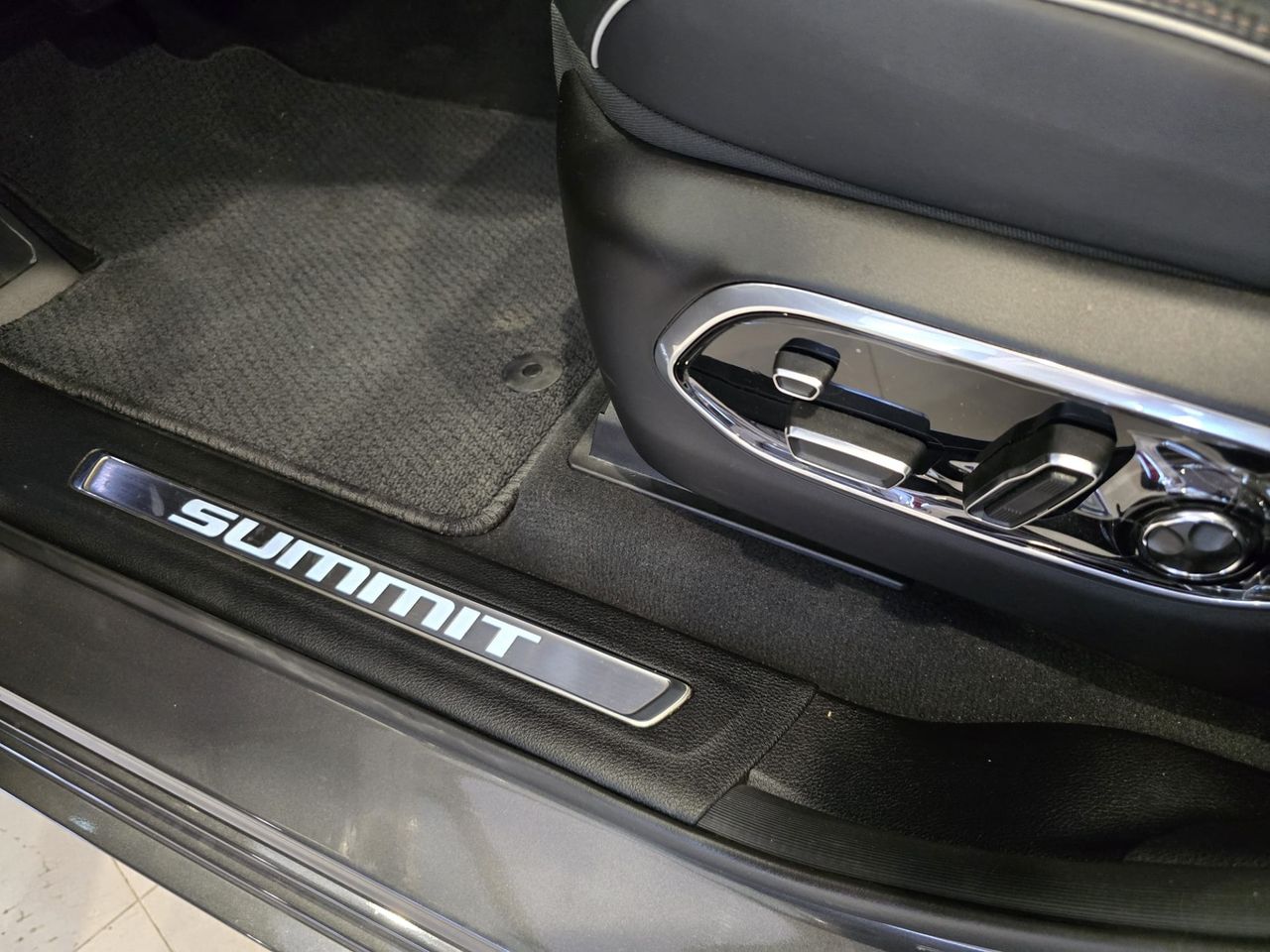 Jeep Grand Cherokee Grand Cherokee 4xe Summit Reserve - Foto 29
