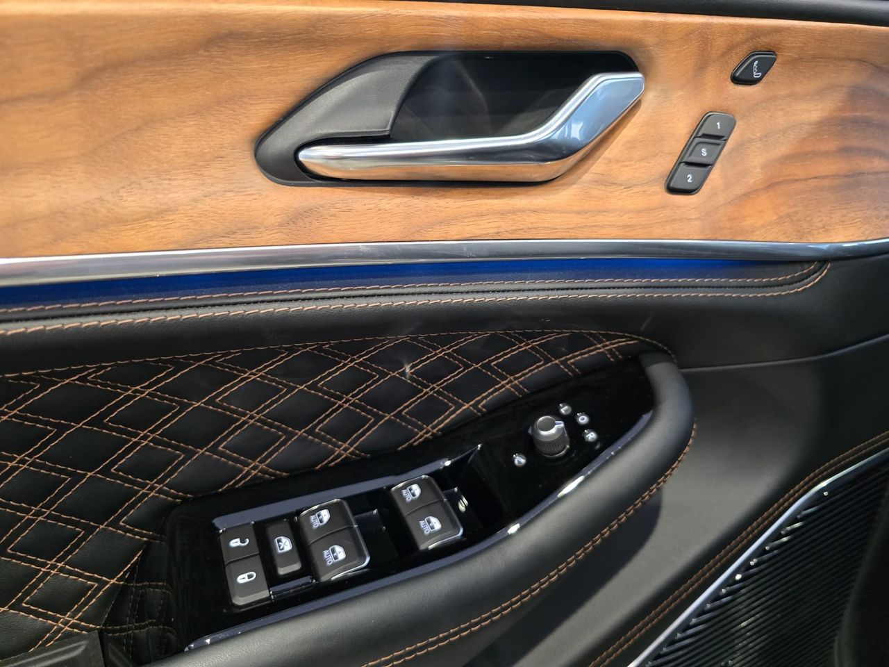 Jeep Grand Cherokee Grand Cherokee 4xe Summit Reserve - Foto 30