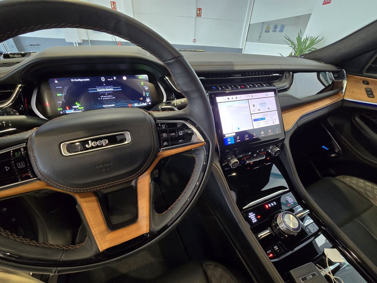 Jeep Grand Cherokee Grand Cherokee 4xe Summit Reserve - Foto 15