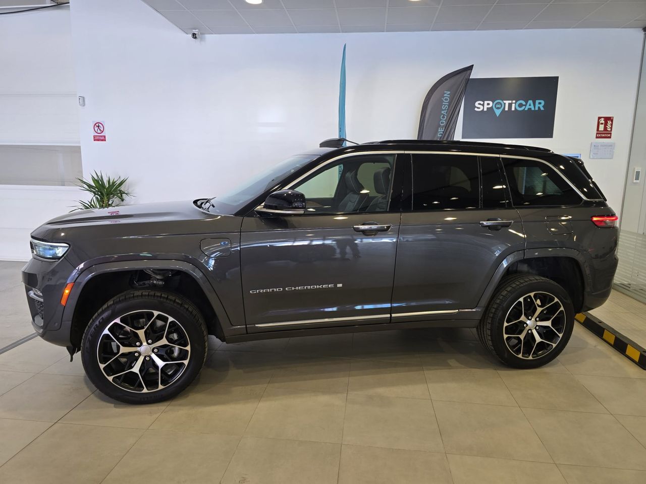 Jeep Grand Cherokee Grand Cherokee 4xe Summit Reserve - Foto 26