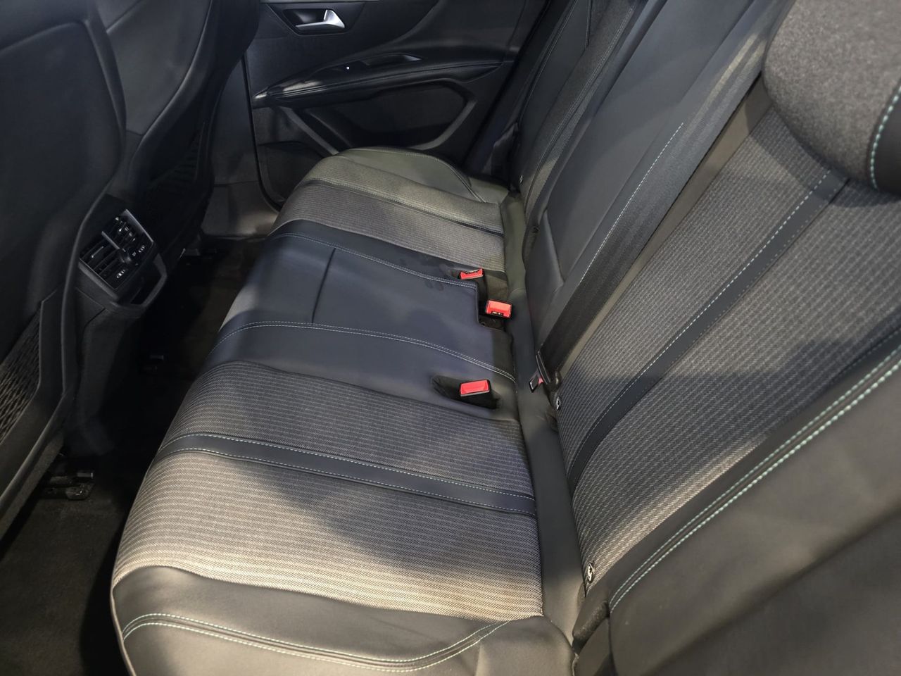 Peugeot 3008 Allure Pack Hybrid 225 e-EAT8 - Foto 10