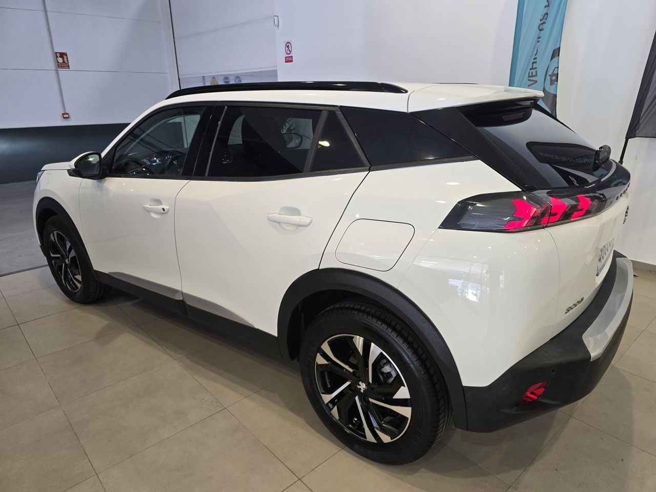 Peugeot 2008 Allure BlueHDi 110 - Foto 8