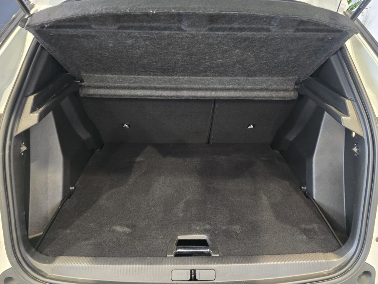 Peugeot 2008 Allure BlueHDi 110 - Foto 12