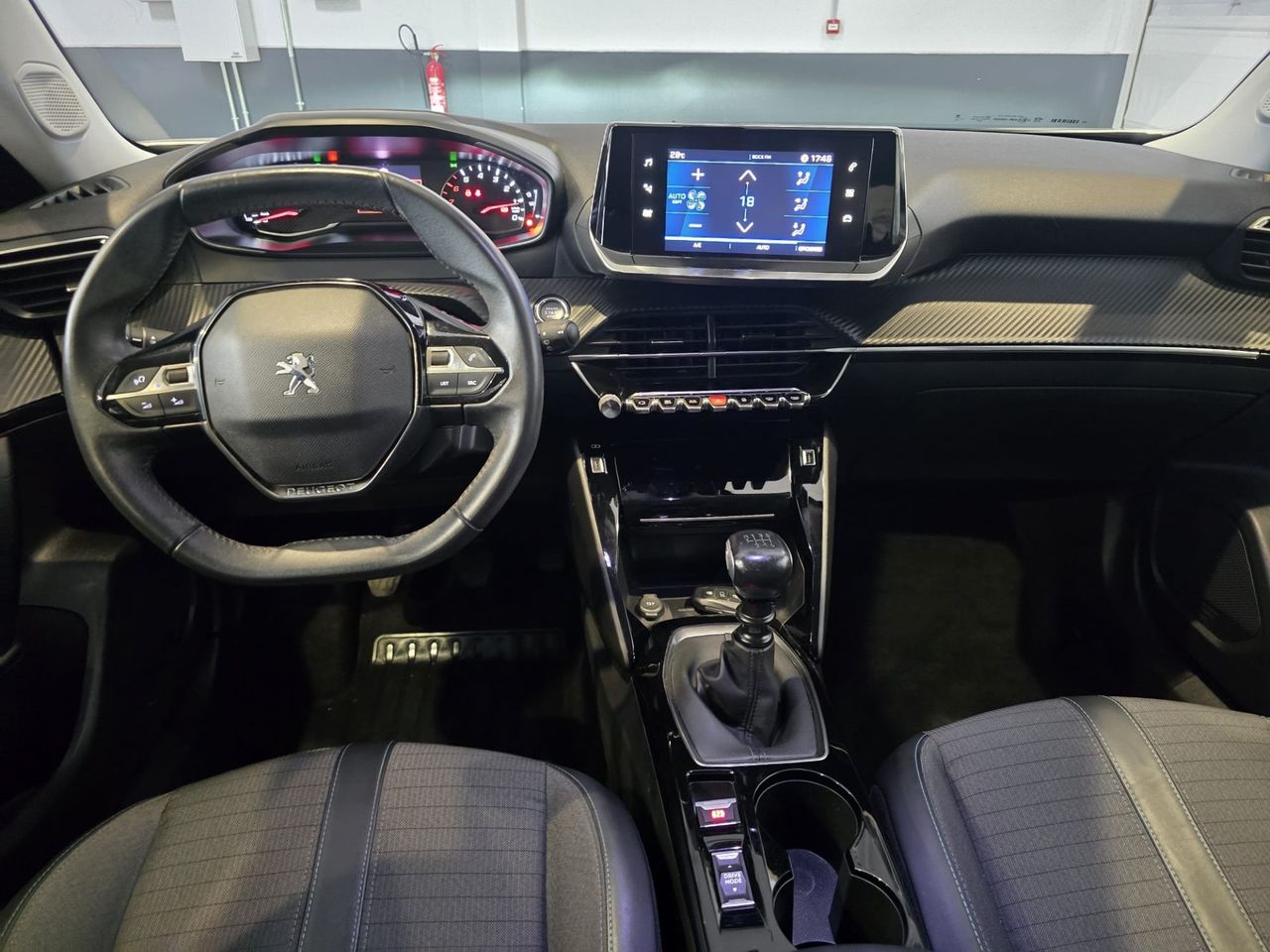 Peugeot 2008 Allure BlueHDi 110 - Foto 14
