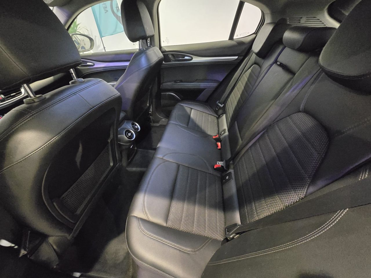 Alfa Romeo Stelvio 2.2 Diesel 140 kW - Foto 14