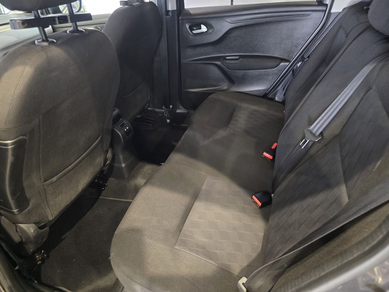 Citroën C-Elysée BlueHDi 100 S&S Shine - Foto 14