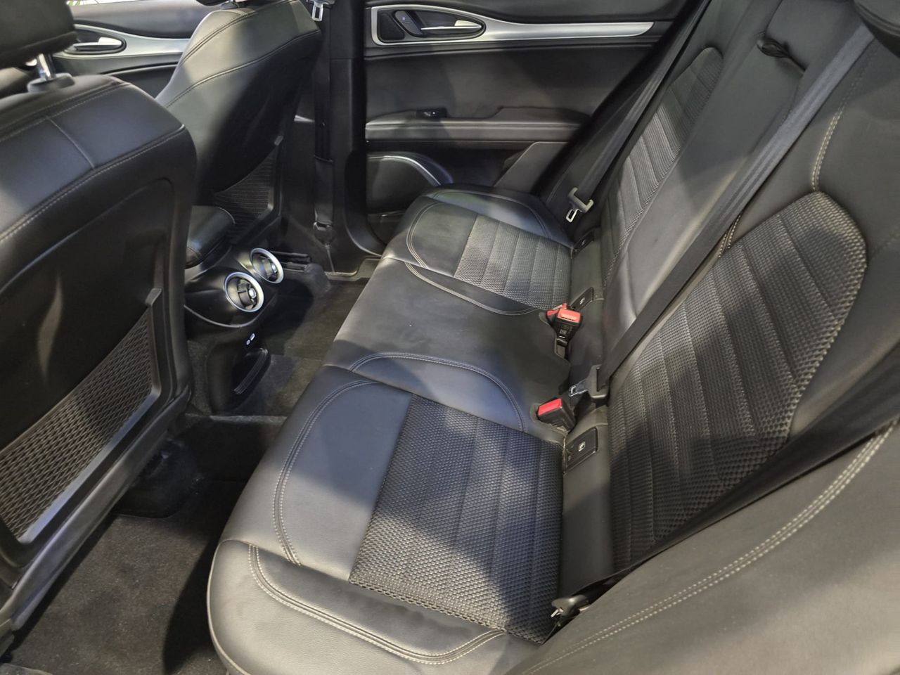 Alfa Romeo Stelvio 2.2 Diesel 140 kW - Foto 12