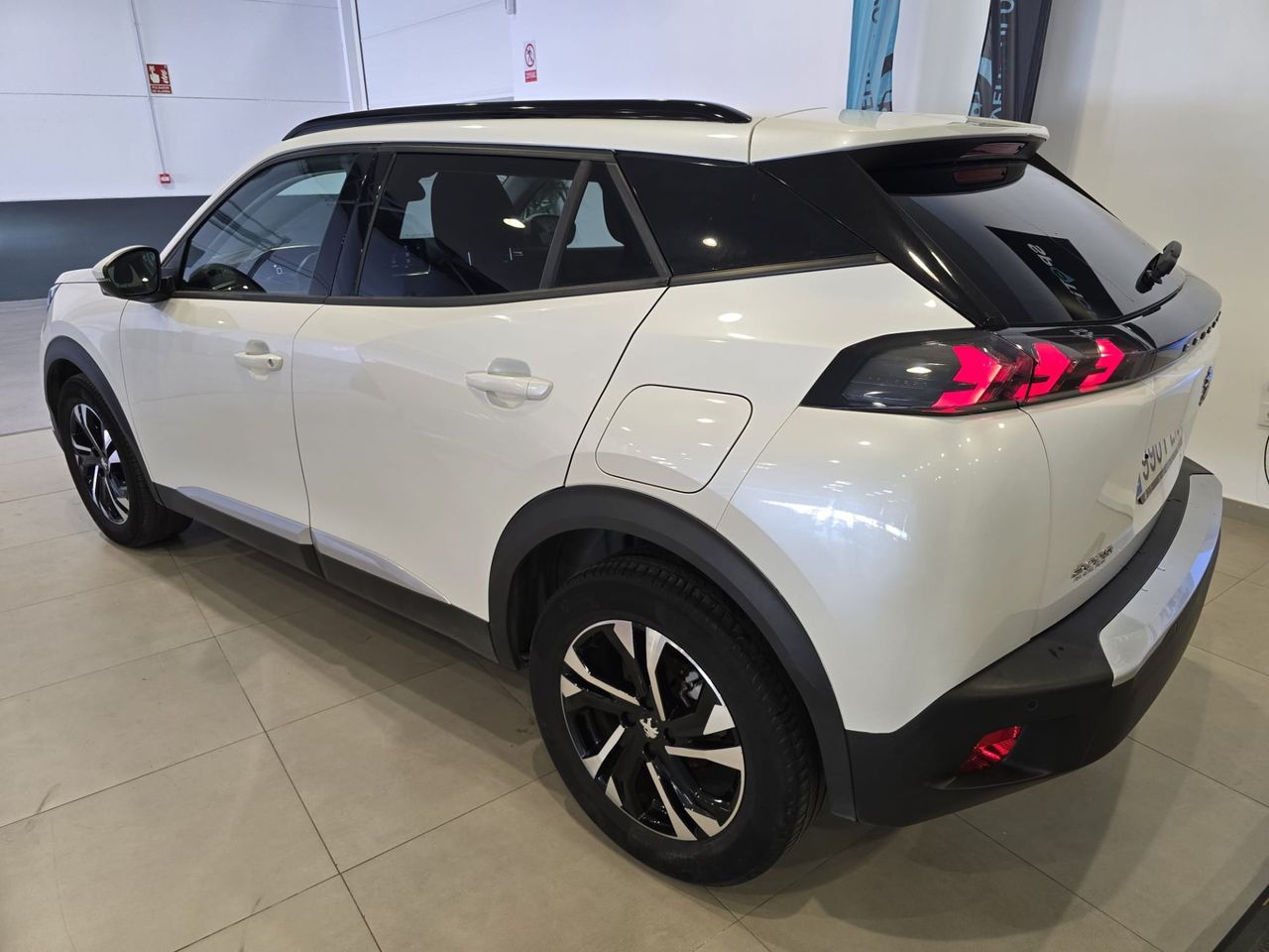 Peugeot 2008 Allure Pack BlueHDi 110 - Foto 8