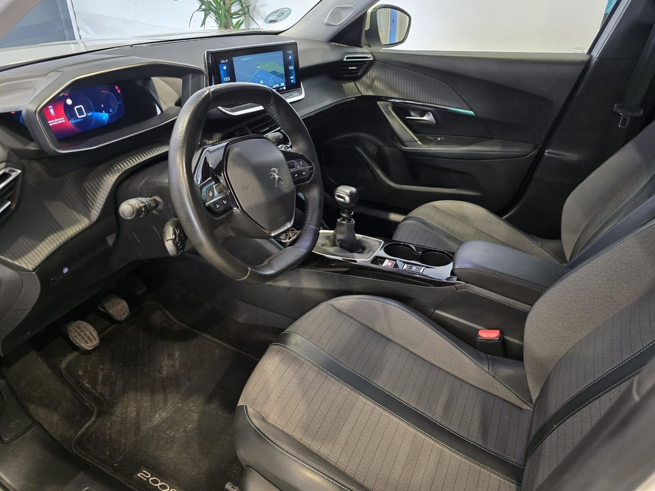 Peugeot 2008 Allure Pack BlueHDi 110 - Foto 13