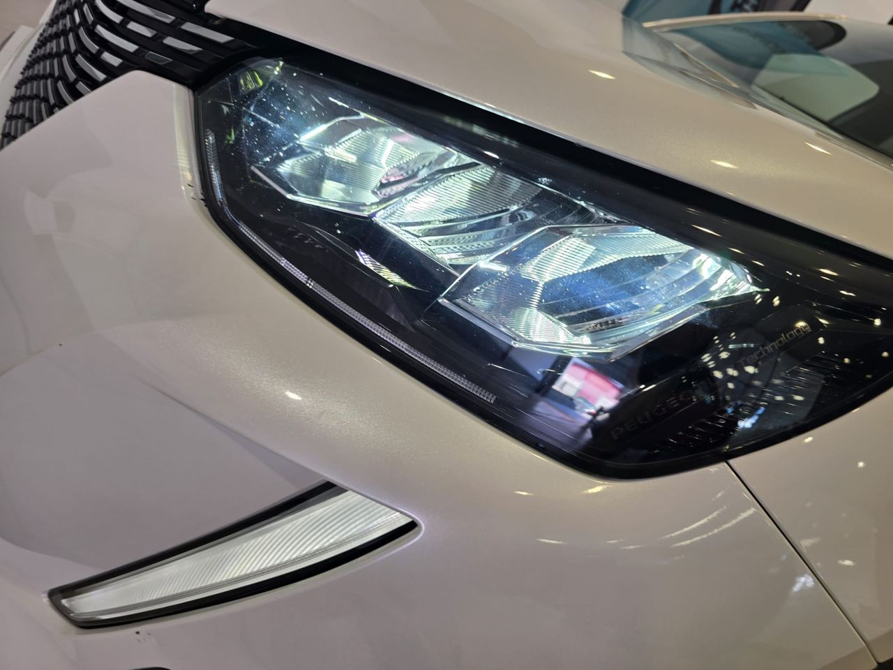 Peugeot 2008 Allure Pack BlueHDi 110 - Foto 15