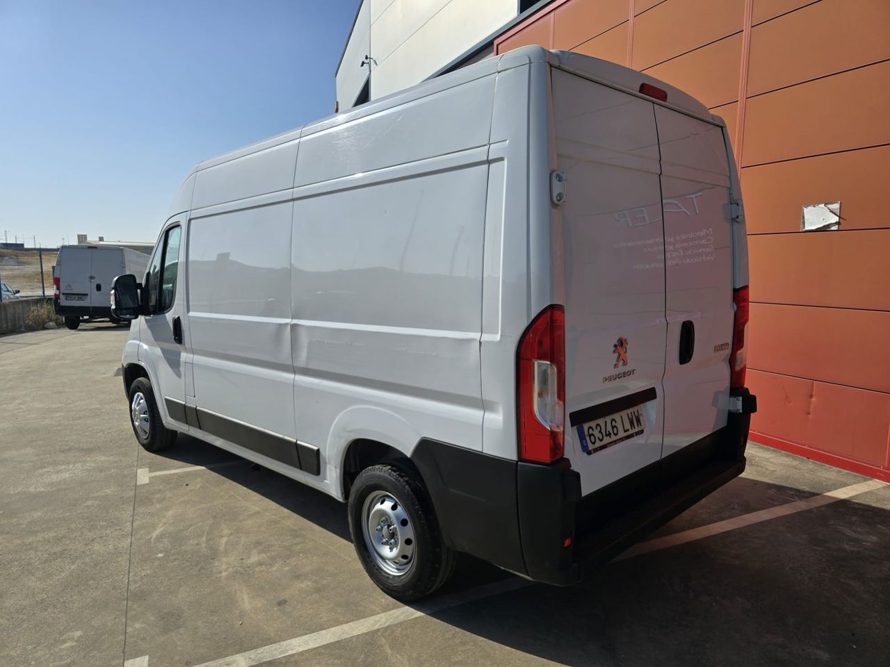 Peugeot Boxer Boxer Furgón Pack 333 L2 H2 BHDI 140 S&S 6 Vel. MAN - Foto 6