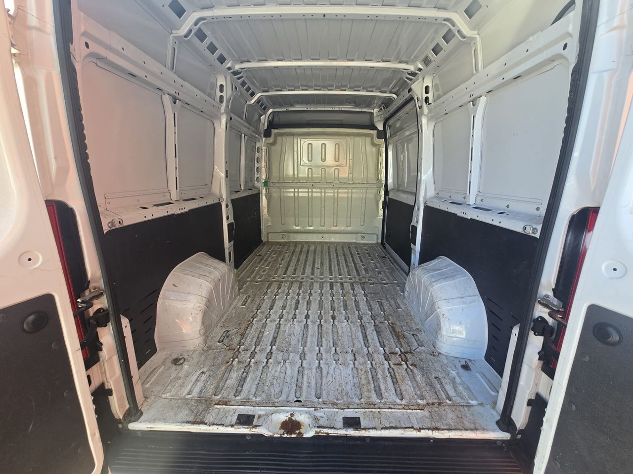 Peugeot Boxer Boxer Furgón Pack 333 L2 H2 BHDI 140 S&S 6 Vel. MAN - Foto 11