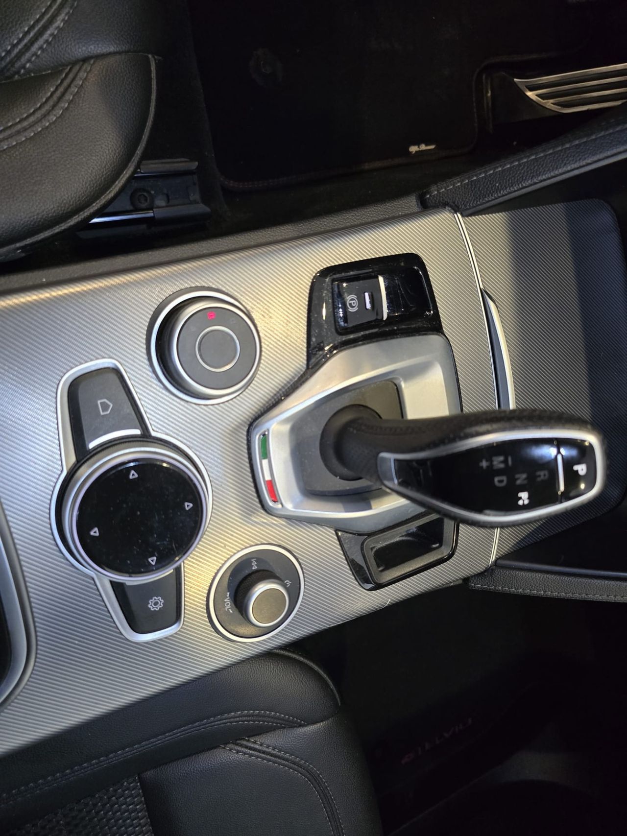 Alfa Romeo Stelvio 2.2 Diesel 140 kW - Foto 14