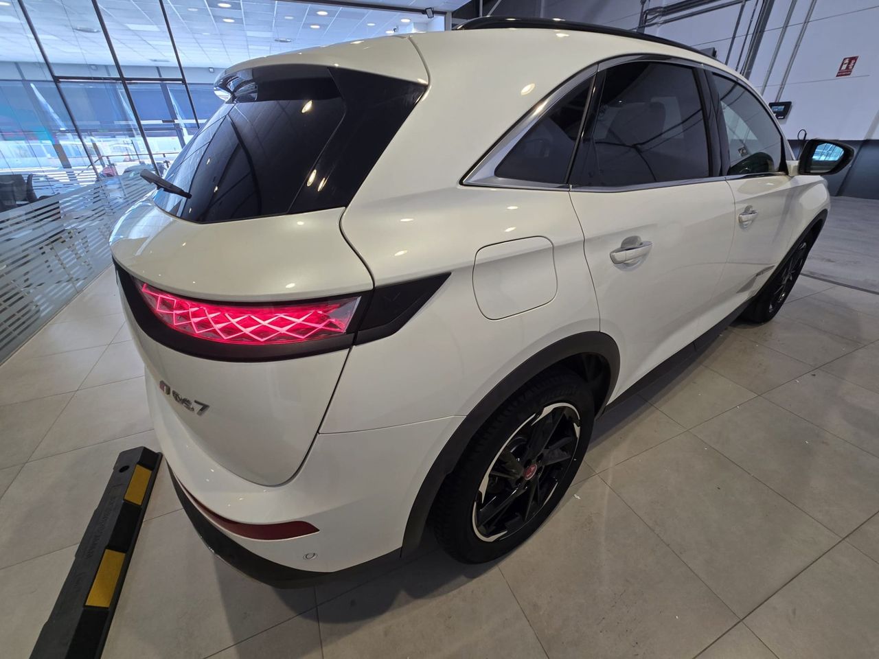 DS DS 7 Crossback PureTech 180 Automático Performance Line + - Foto 6
