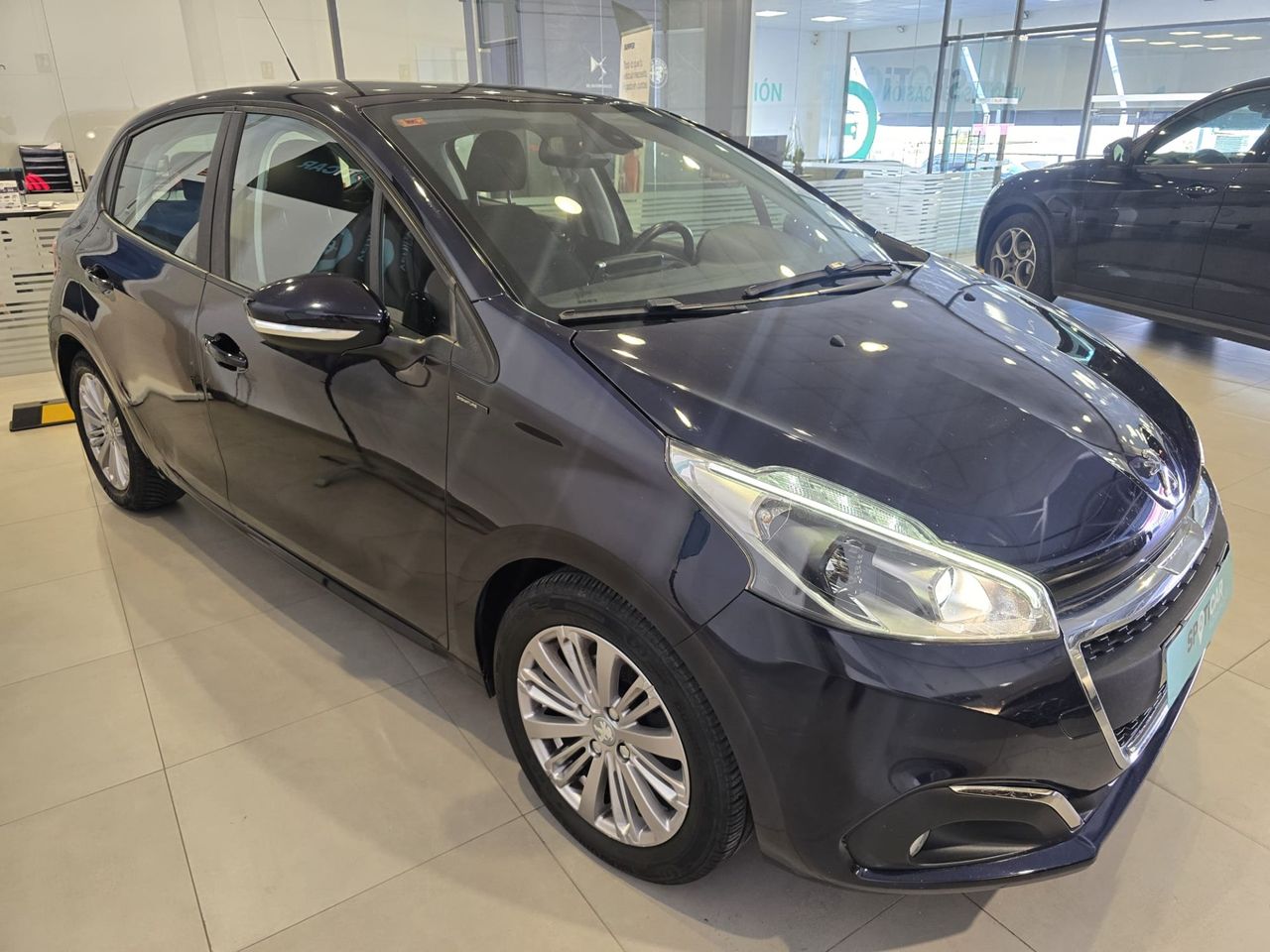 Peugeot 208 5p Signature 1.2 PureTech 82 S&S - Foto 5
