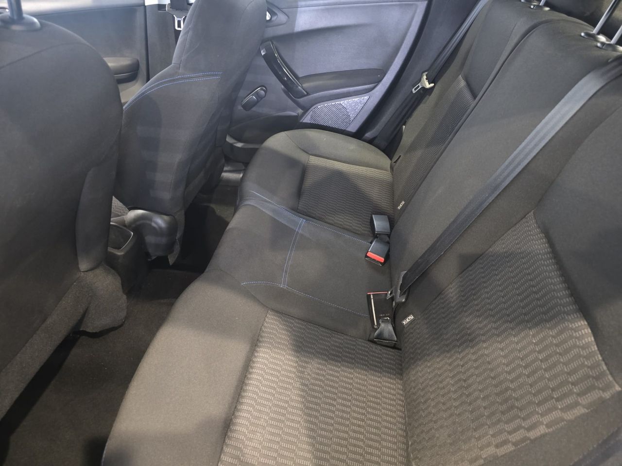 Peugeot 208 5p Signature 1.2 PureTech 82 S&S - Foto 11