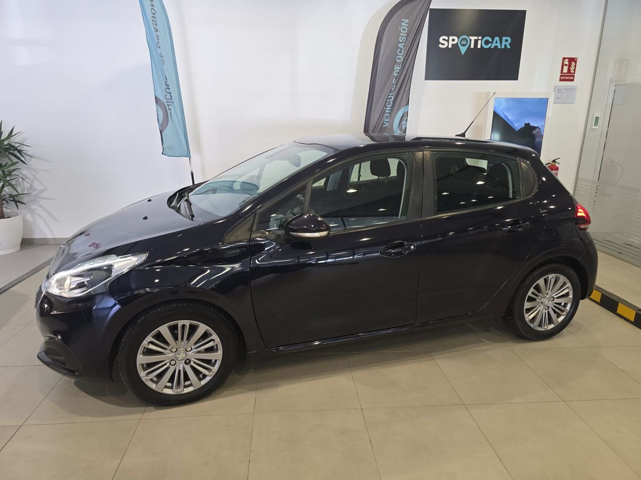 Peugeot 208 5p Signature 1.2 PureTech 82 S&S - Foto 6