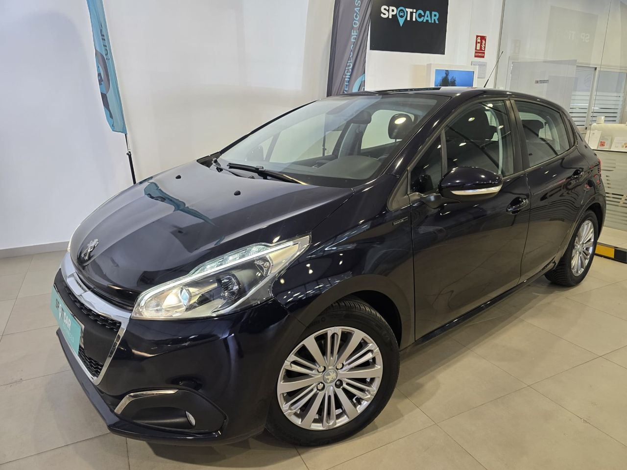 Peugeot 208 5p Signature 1.2 PureTech 82 S&S - Foto 3