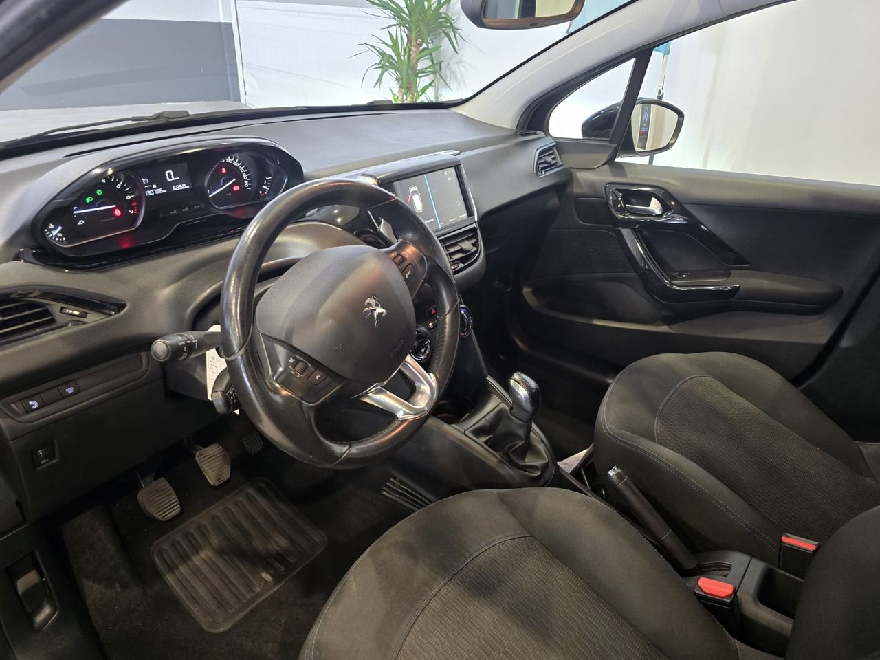 Peugeot 208 5p Signature 1.2 PureTech 82 S&S - Foto 9