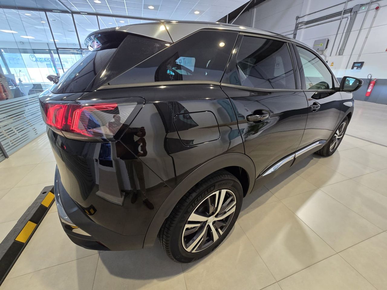 Peugeot 3008 Allure Pack BlueHDi 130 S&S EAT8 - Foto 6