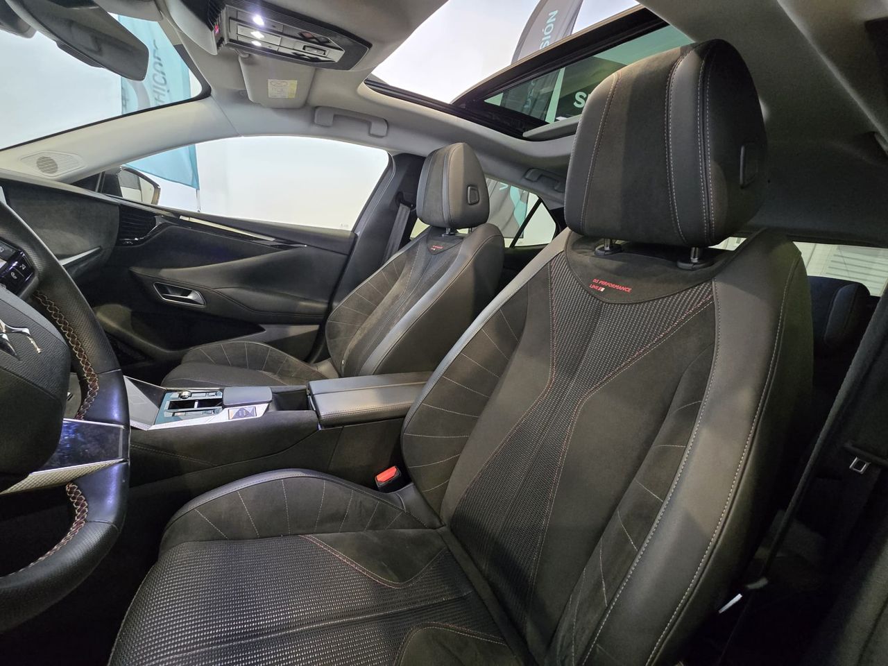 DS DS 4 Performance Line + E-TENSE 225 - Foto 13