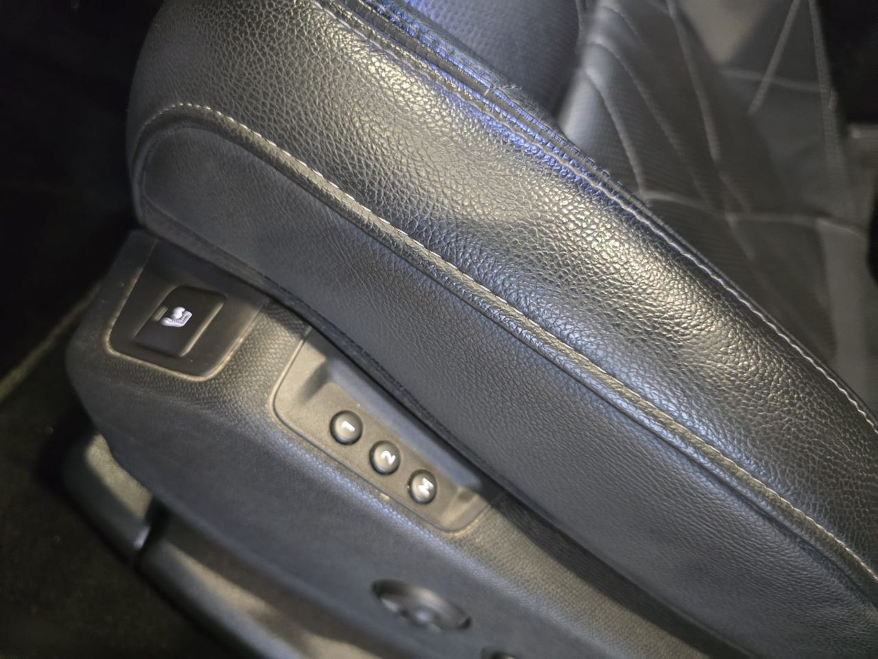 DS DS 7 Crossback PureTech 180 Automático Grand Chic - Foto 18