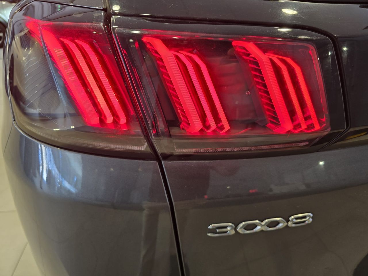 Peugeot 3008 Allure Hybrid 225 e-EAT8 - Foto 17
