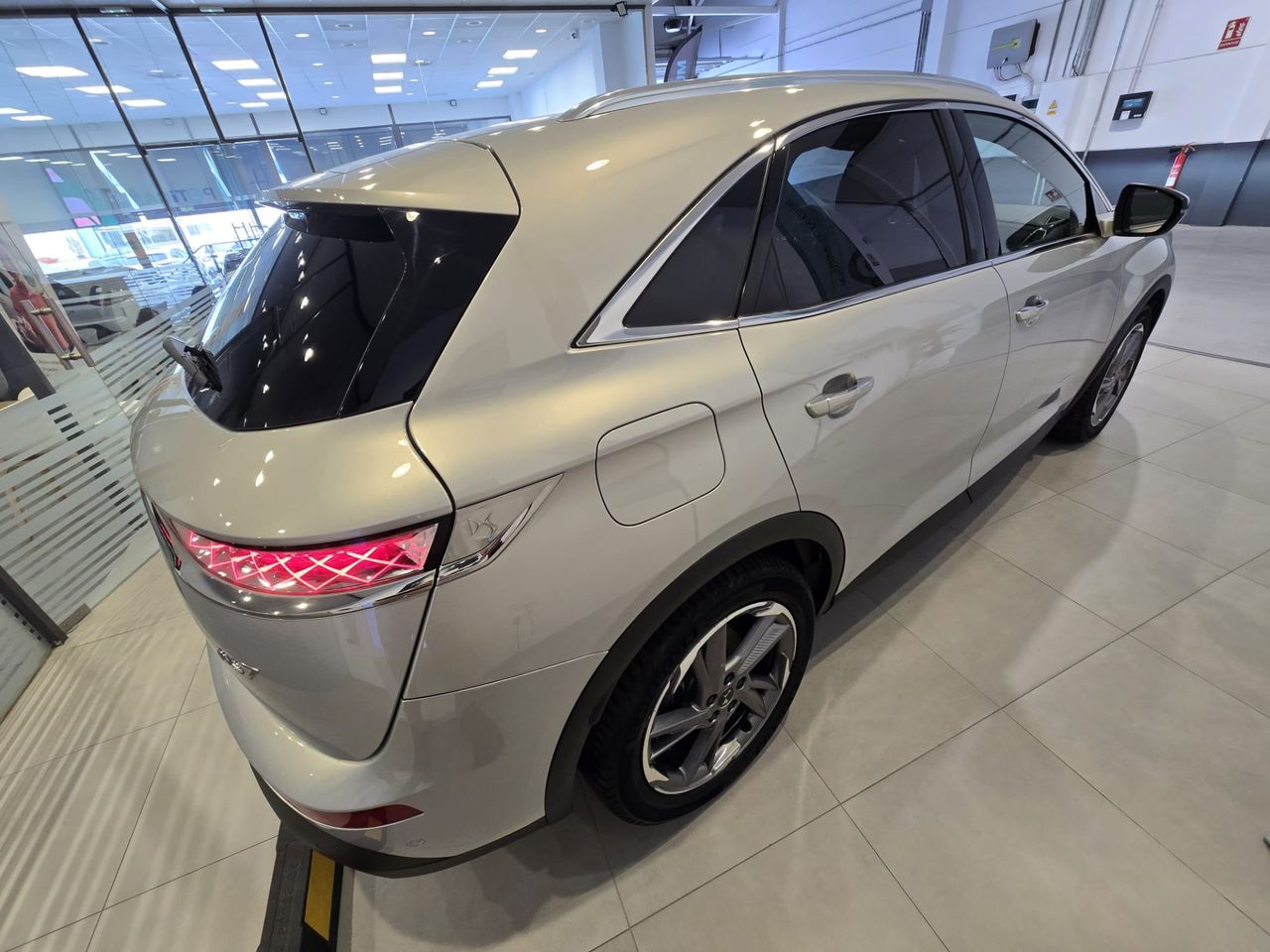 DS DS 7 Crossback E-TENSE 4x4 Grand Chic - Foto 17