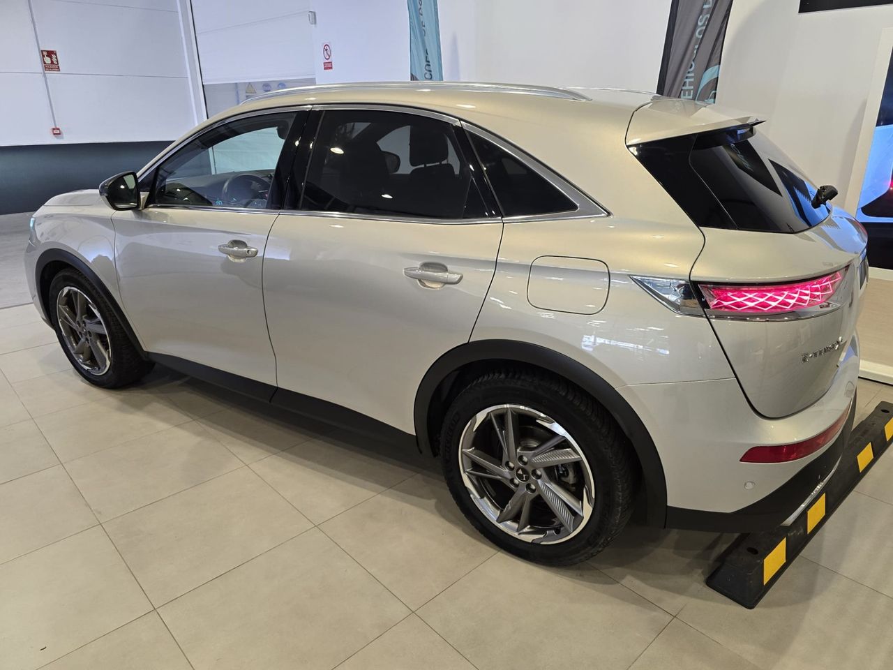 DS DS 7 Crossback E-TENSE 4x4 Grand Chic - Foto 8