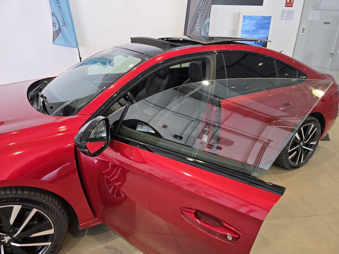 Peugeot 508 GT Hybrid 225 e-EAT8 - Foto 17