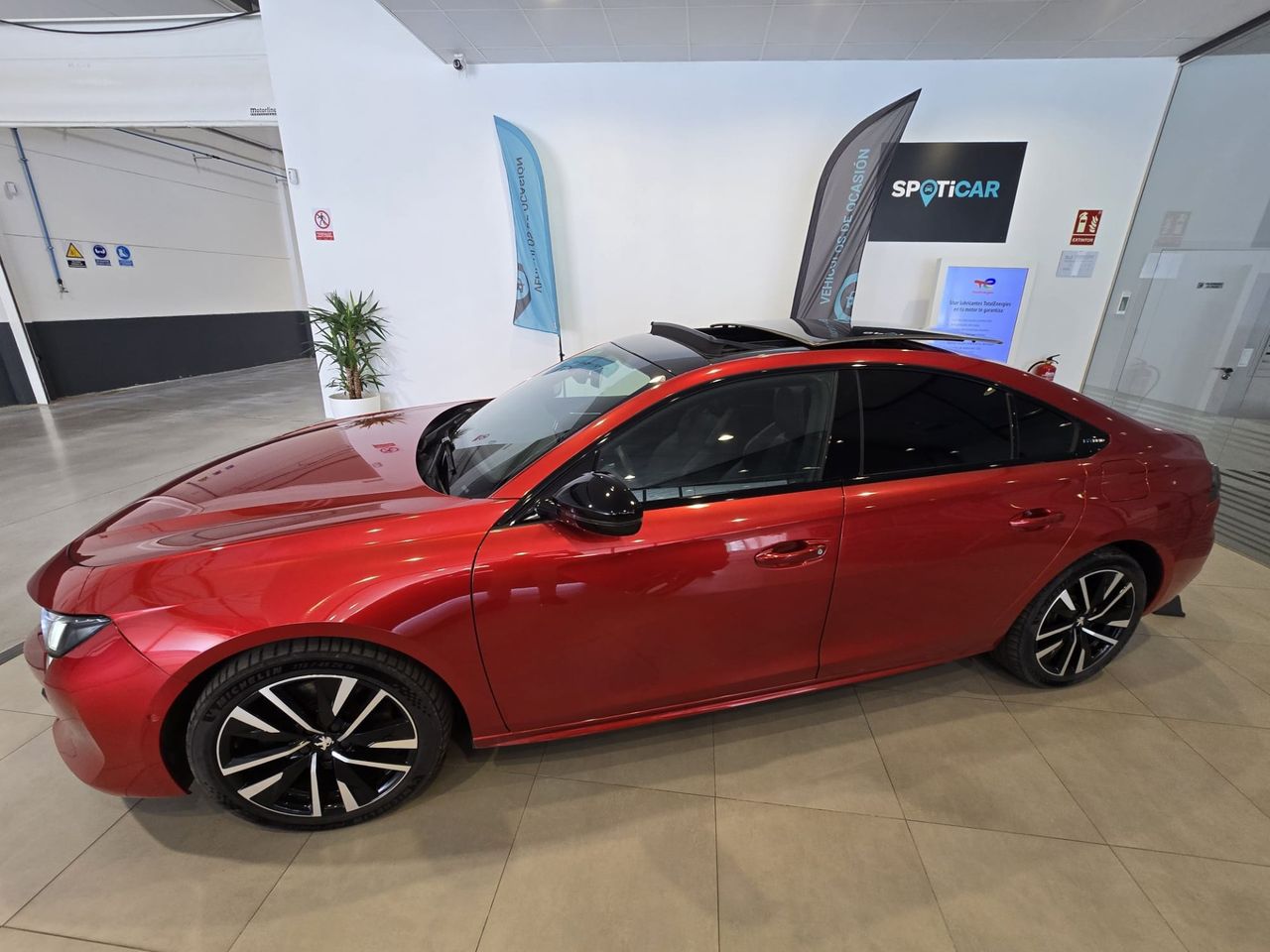 Peugeot 508 GT Hybrid 225 e-EAT8 - Foto 3