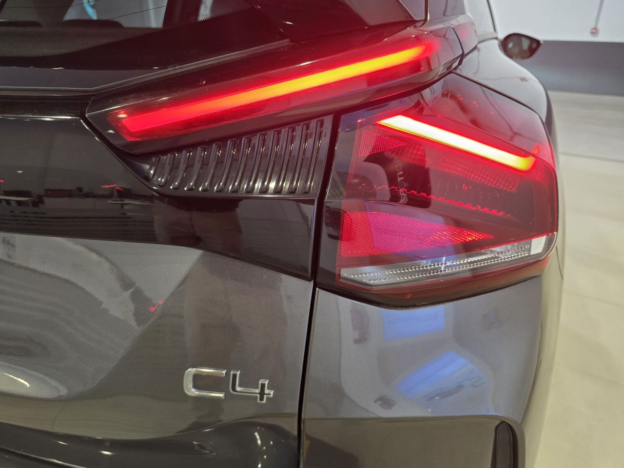 Citroën C4 BlueHDi 130 EAT8 Feel Pack - Foto 17