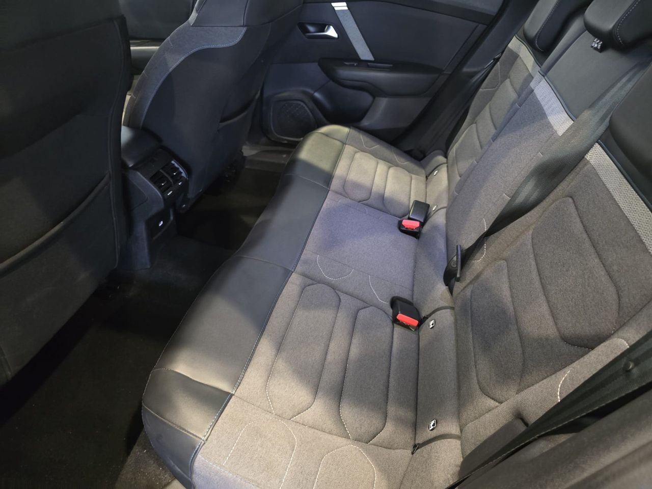 Citroën C4 BlueHDi 130 EAT8 Feel Pack - Foto 11