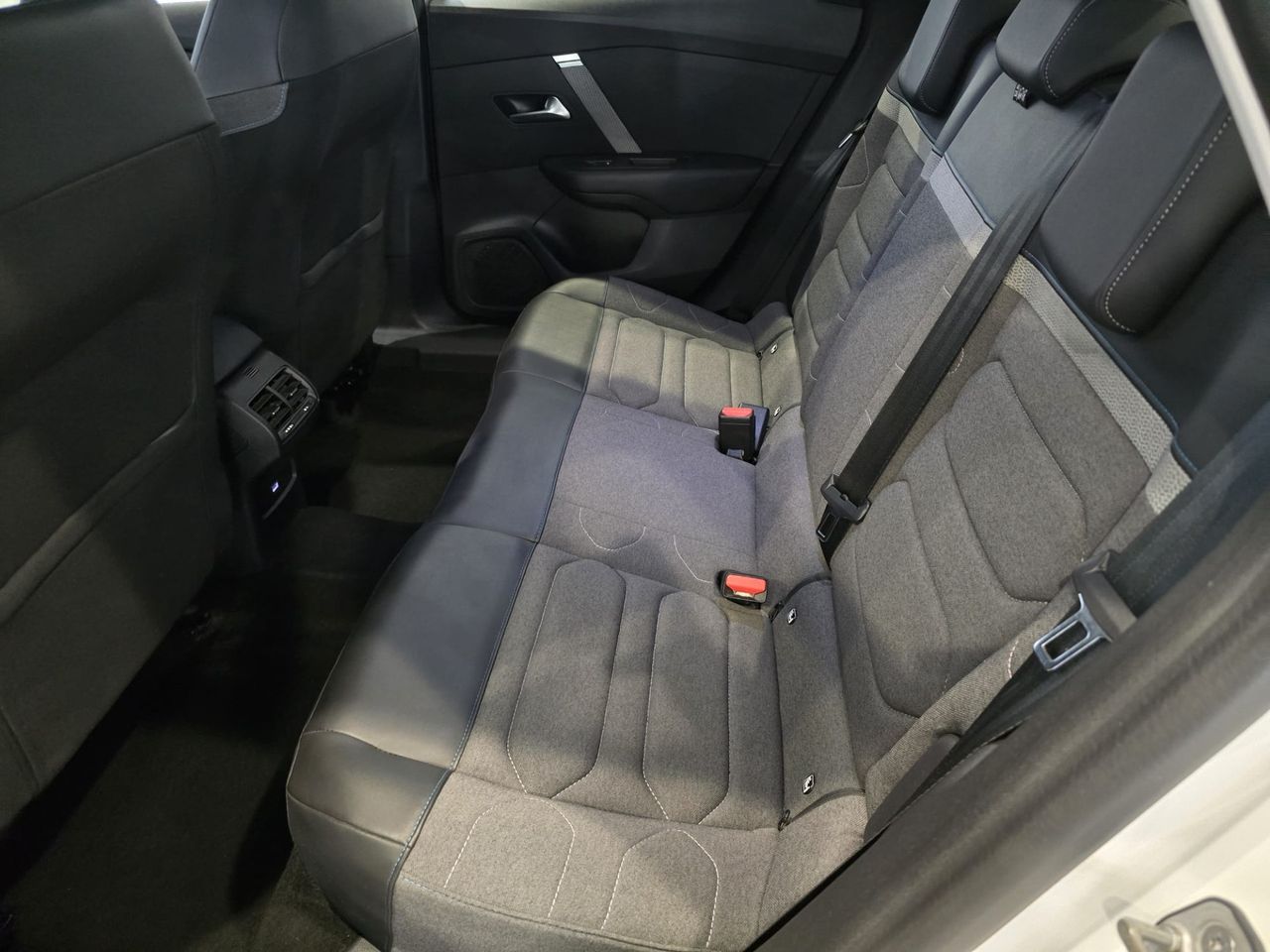 Citroën C4 BlueHDi 110 Feel Pack - Foto 14
