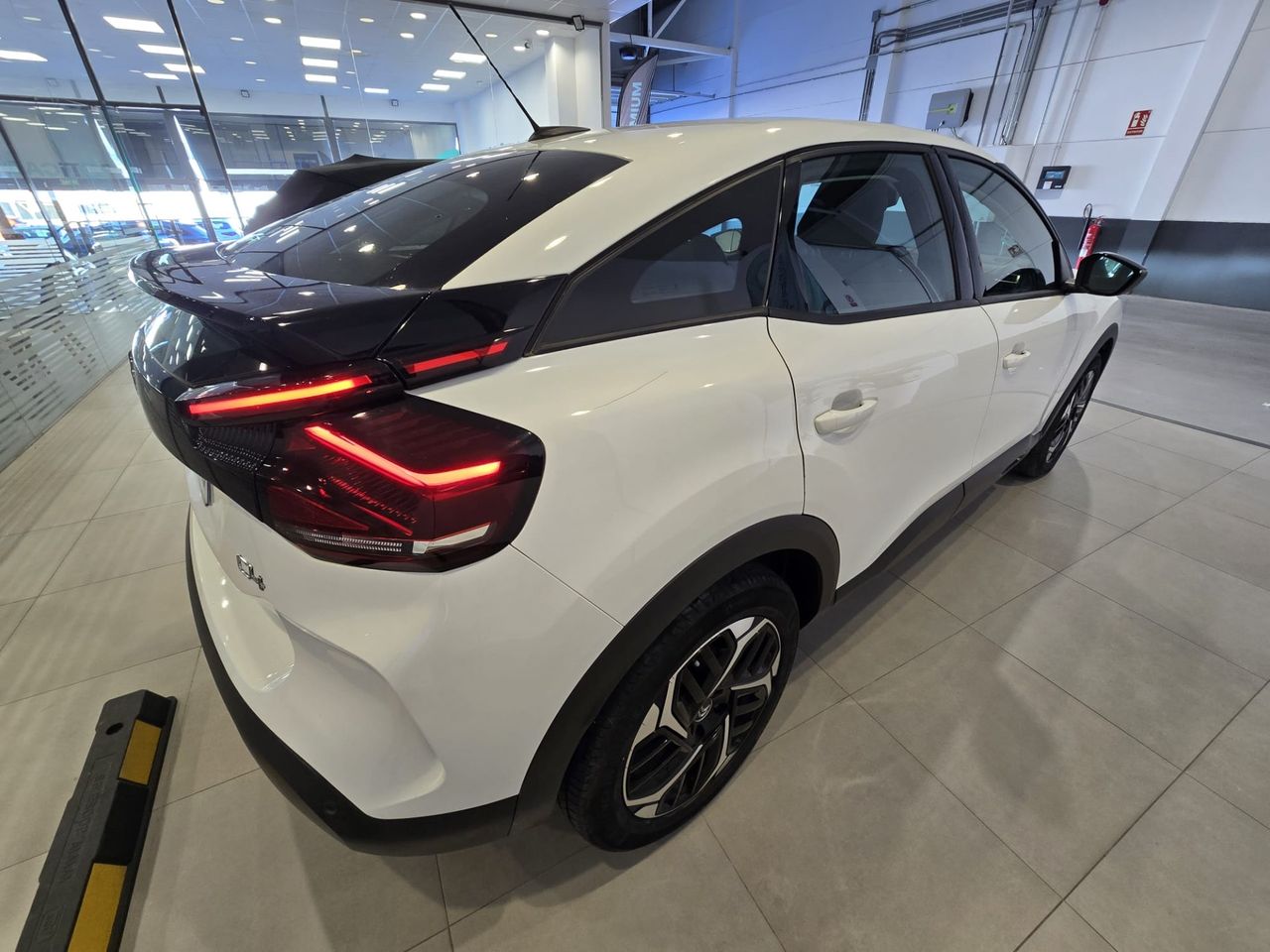 Citroën C4 BlueHDi 110 Feel Pack - Foto 8