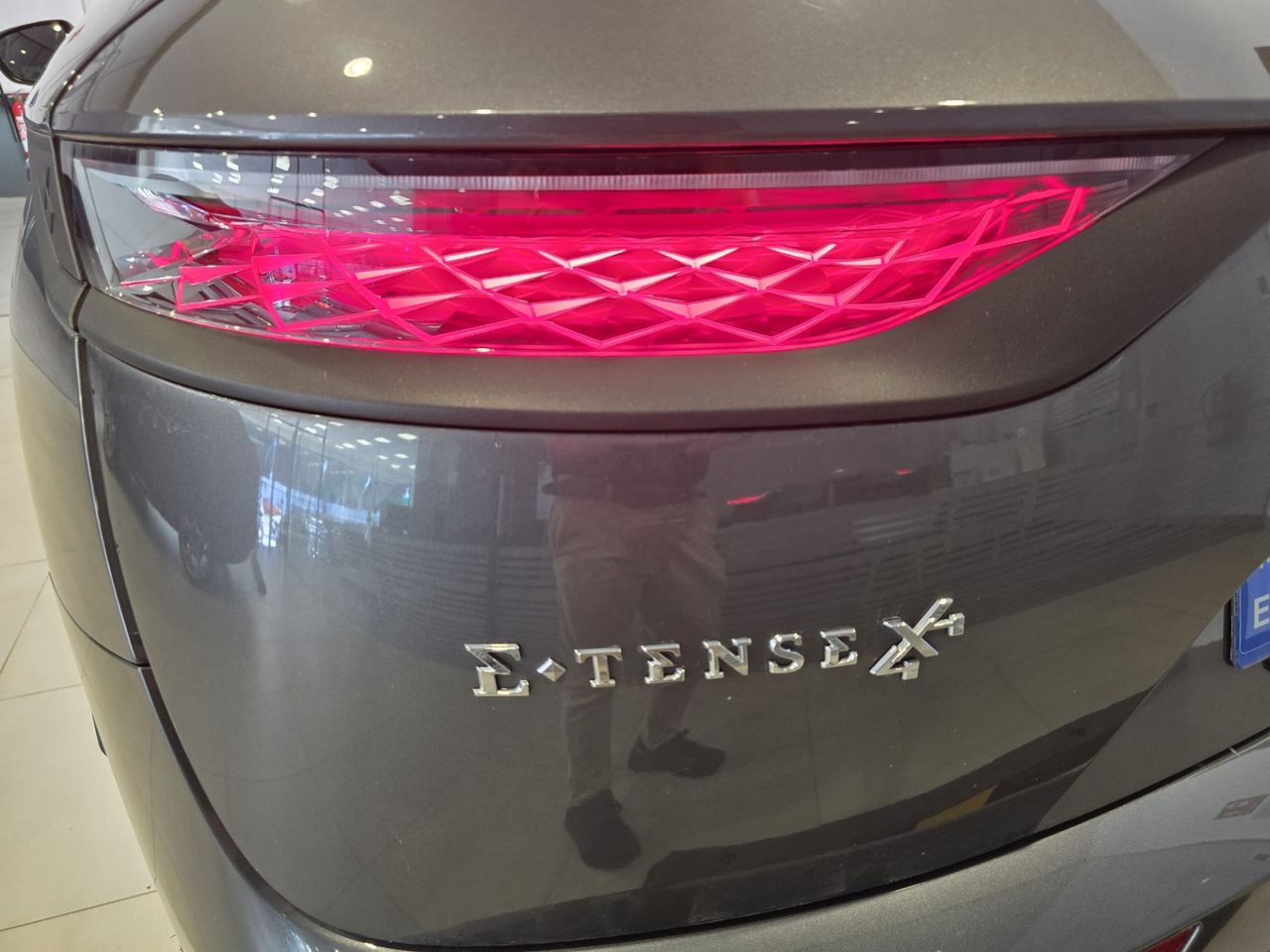 DS DS 7 Crossback E-TENSE 300 4x4 Performance Line + - Foto 19