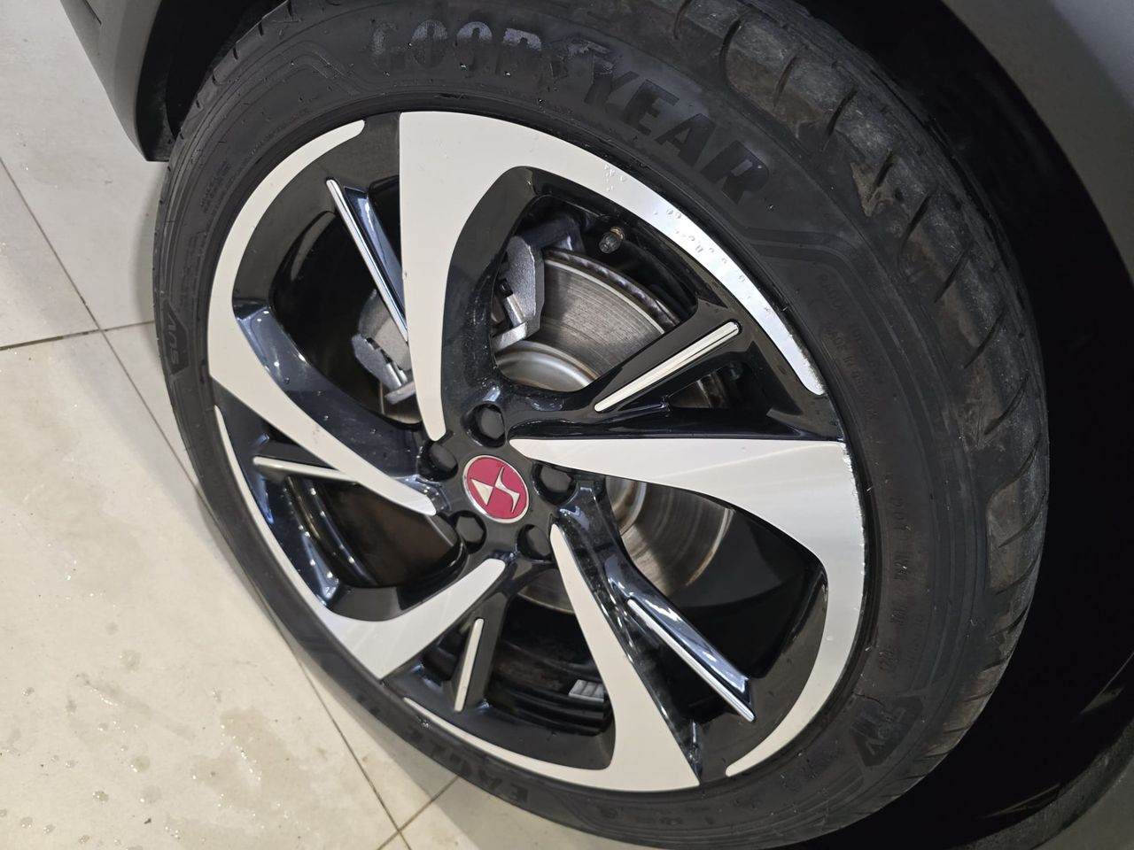 DS DS 7 Crossback E-TENSE 300 4x4 Performance Line + - Foto 15